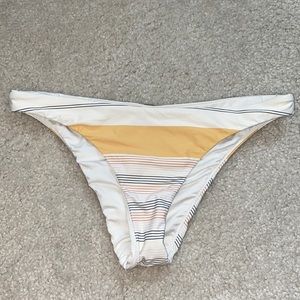 O’Neill cheeky bikini bottoms